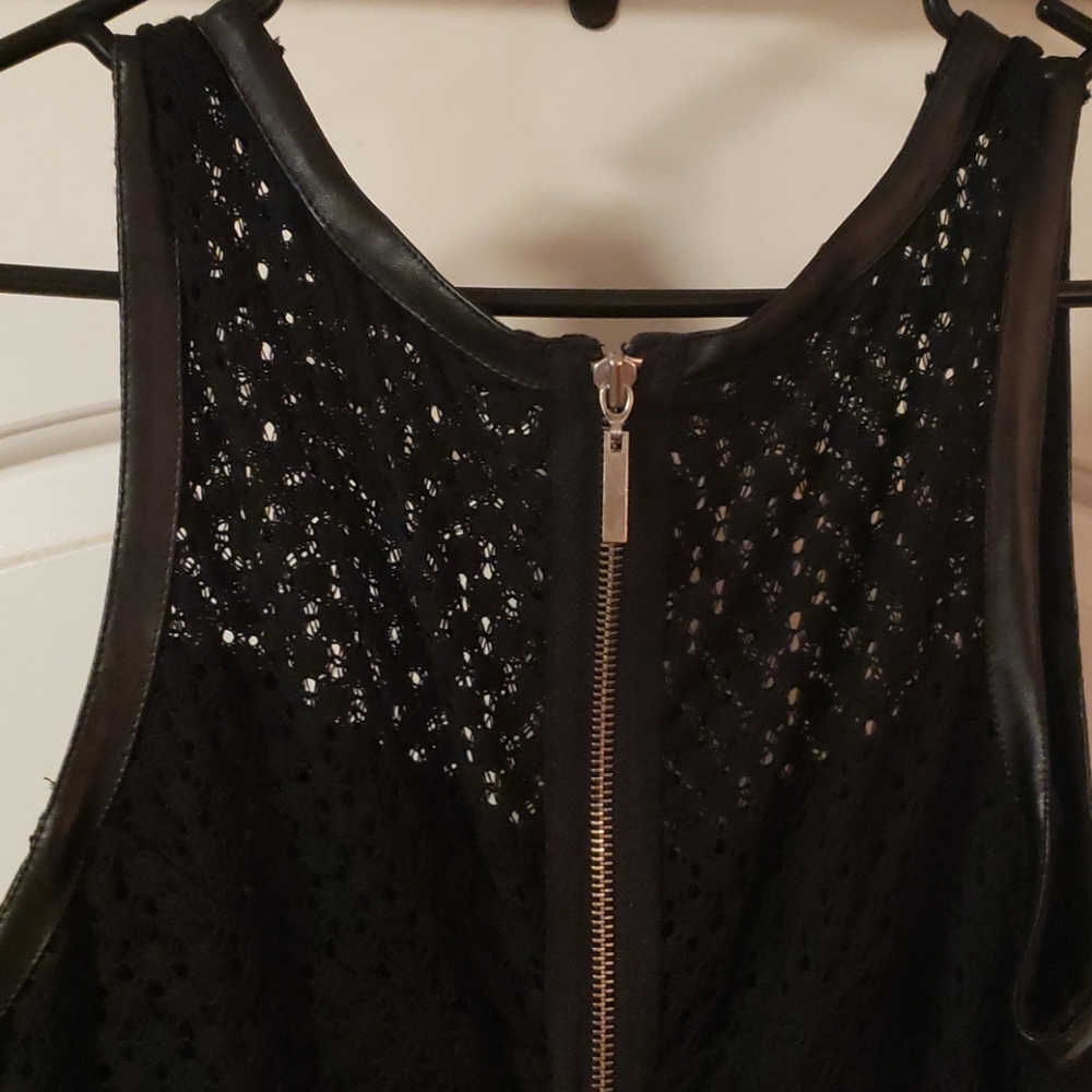 Dress - Picture 3 of 4